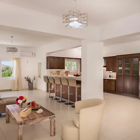 Villa Almyros *