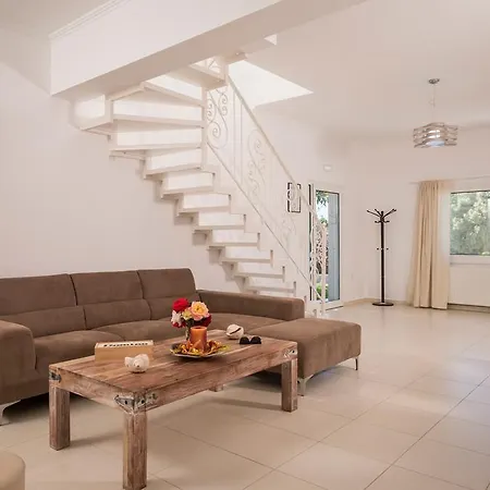 Almyros Villa *