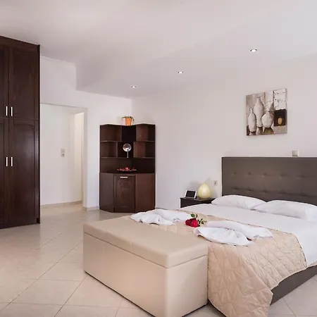Almyros Villa *
